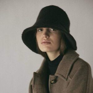 Janessa Leone “Rivi” bucket hat